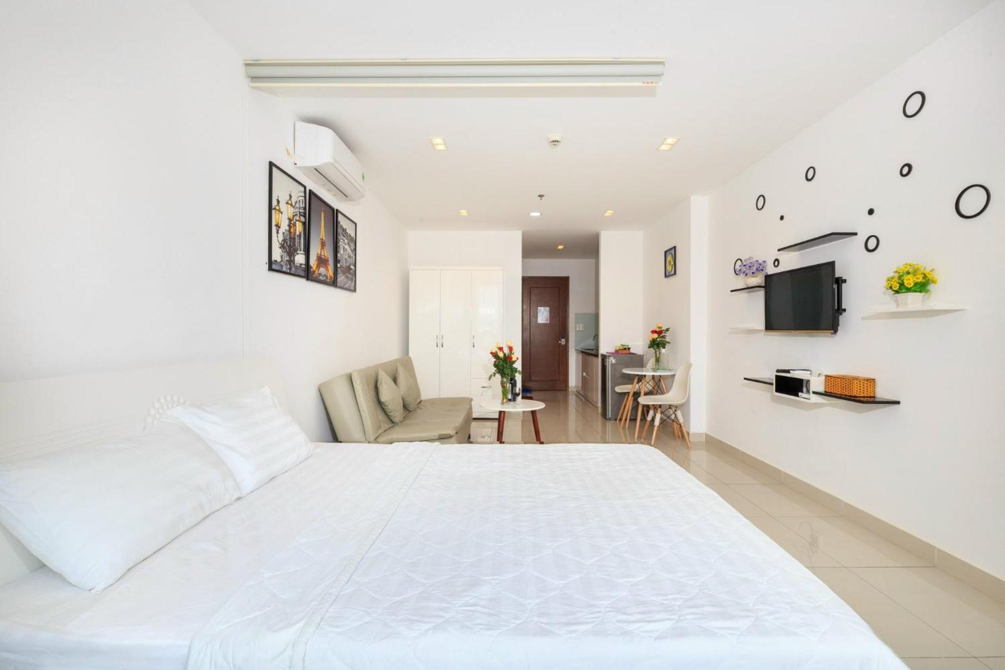 Sky Homes Near Airport Хошимин Экстерьер фото